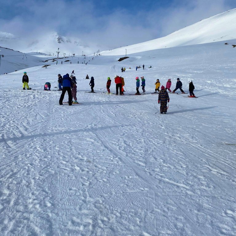 Mynd tekin á skíðadegi Grunnskóla Fjallabyggðar 2021.