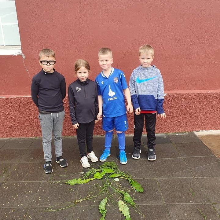 242001568_221506696681829_7670760897353251_n-3