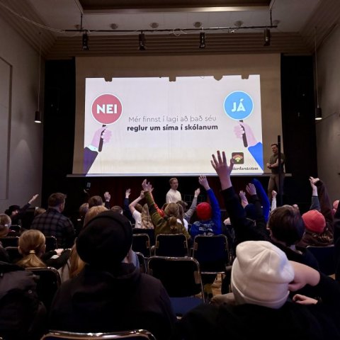 Öflug  fræðsla um netöryggi og miðlalæsi 