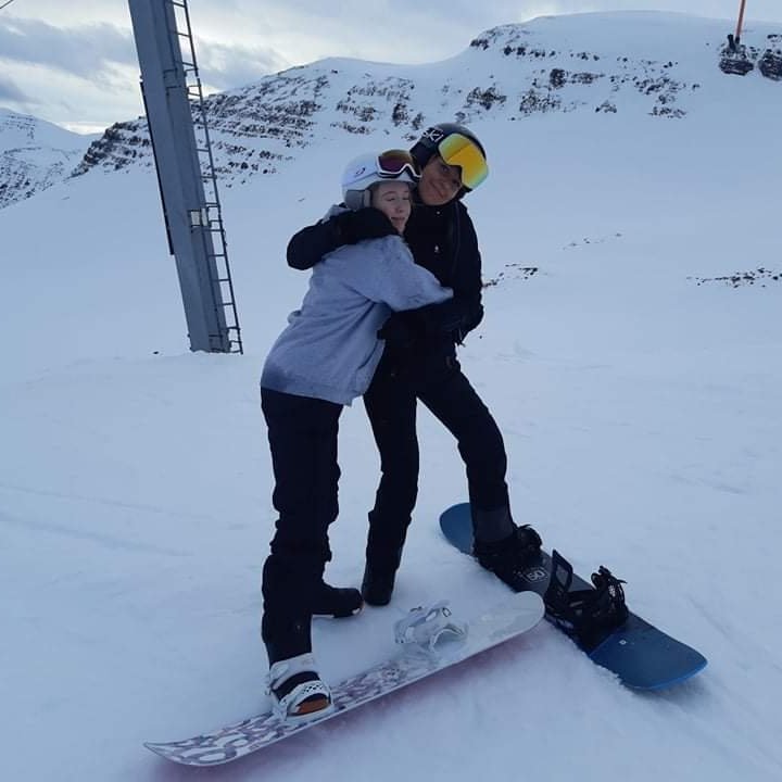 received_377836440530801