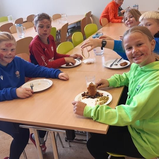 242027348_4207334119395296_6778556189604599856_n