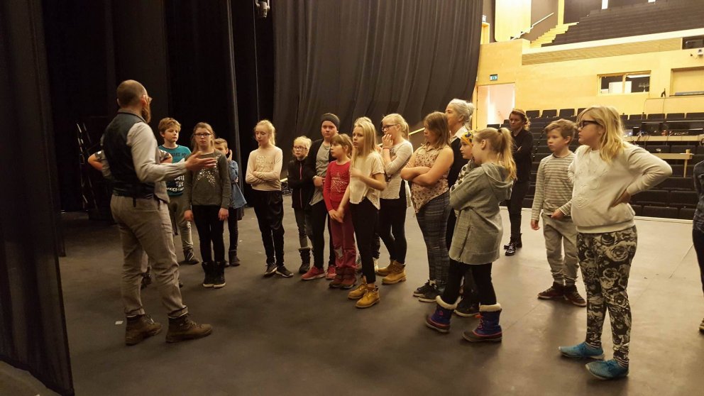 5. bekkur heimsækir Menningarhúsið Hof