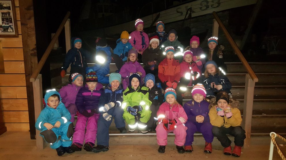 1.-4. bekkur á Ólafsfirði heimsótti Ljóðasetrið og Síldarminjasafnið í morgun