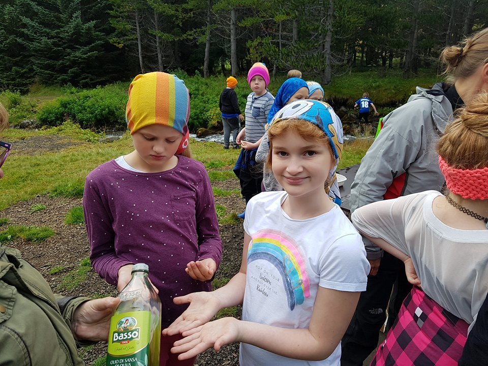 5. -7. bekkur heimsótti skógræktina í gær