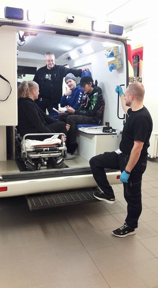 9. bekkur heimsótti Heilbrigðisstofnunina