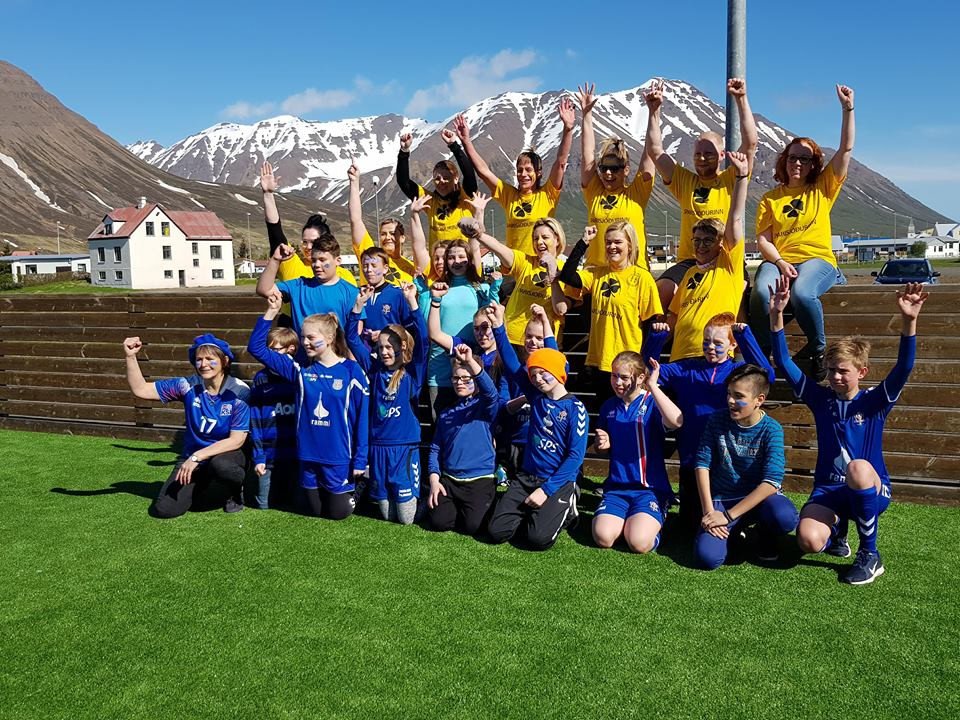 Fótboltaleikur milli kennara - 7. bekkjar