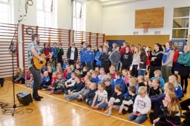 Halldór stjórnar þessum fína kór við Norðurgötu