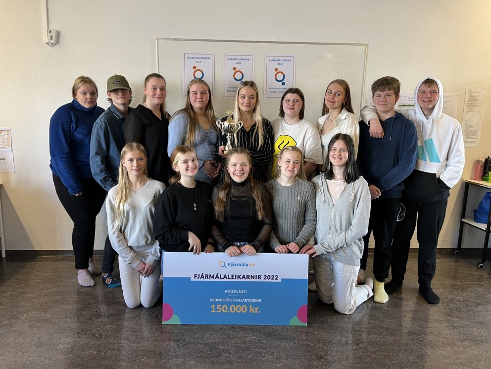 10. bekkur. Á myndina vantar þrjá nemendur.