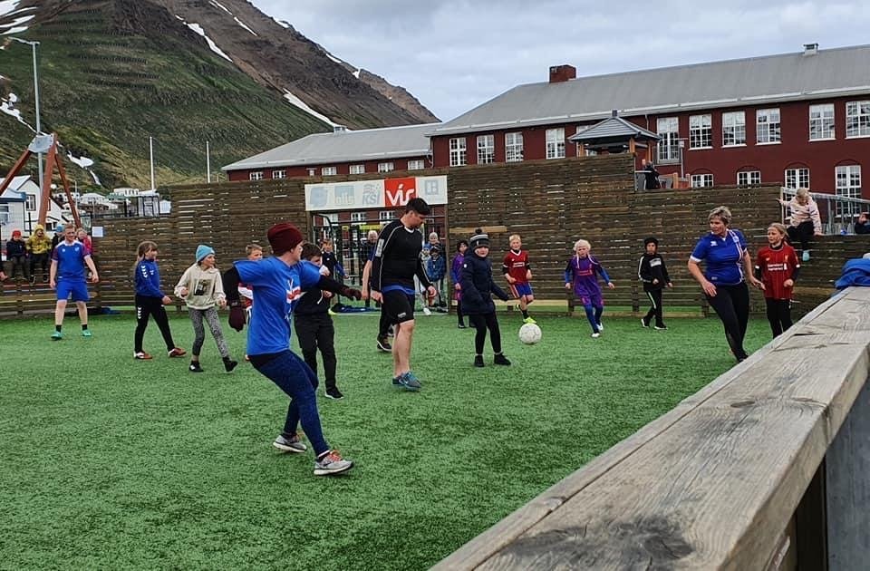 4.bekkur rústaði starfsfólki!