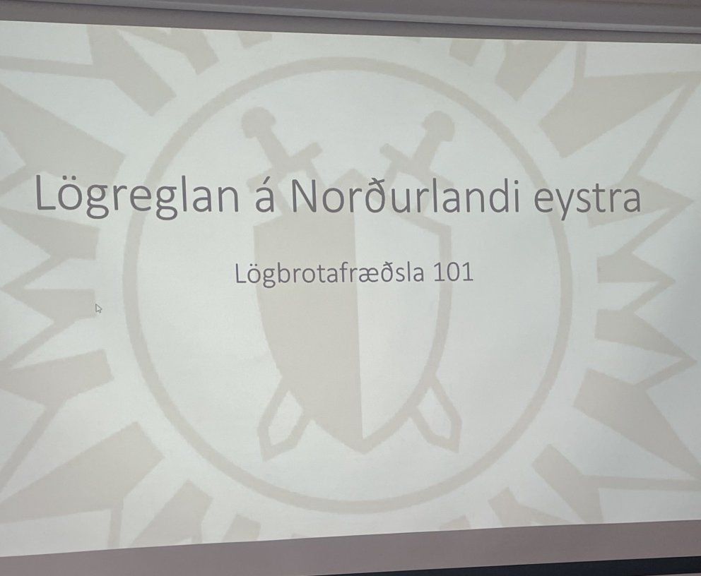 Frá heimsókn lögreglu