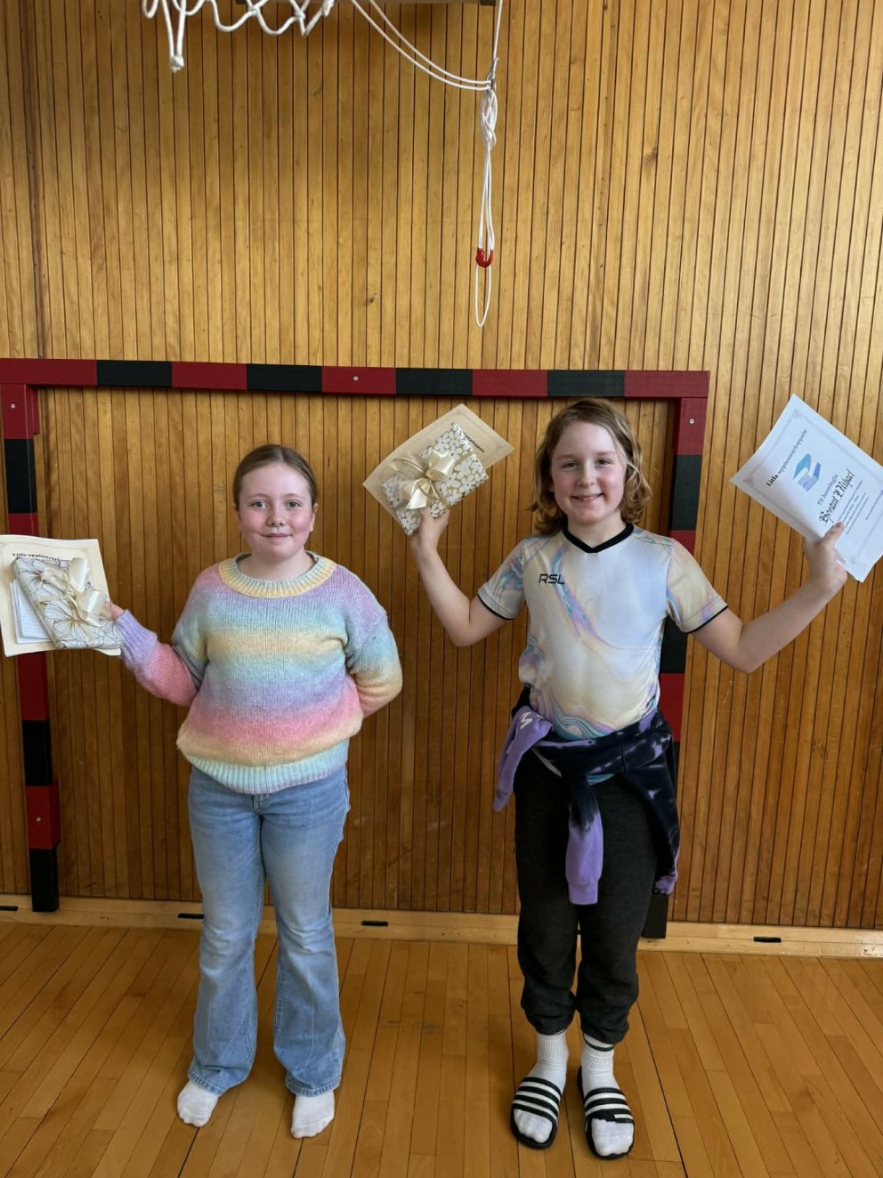 Sigurvegararnir Sara Sól Ragnarsdóttir og Rósant Mikael Moritz Ástuson