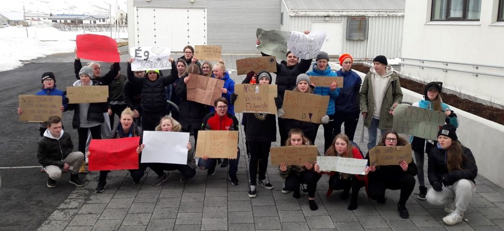 Unglingar mótmæla aðgerðarleysi stjórnvalda í loftlagsmálum