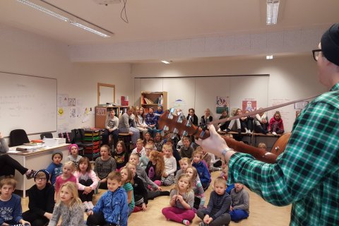 Söngstund við Tjarnarstíg