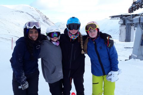 Skíðadagur á unglingastiginu