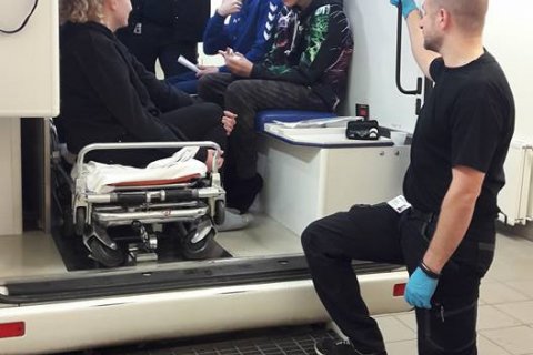 9. bekkur heimsótti Heilbrigðisstofnunina