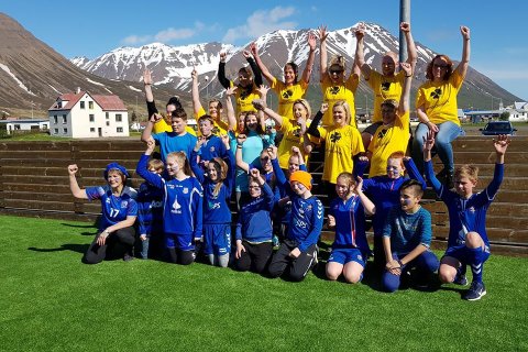 Fótboltaleikur milli kennara - 7. bekkjar