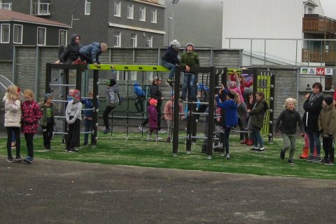 Nýtt leiktæki á skólabalann.