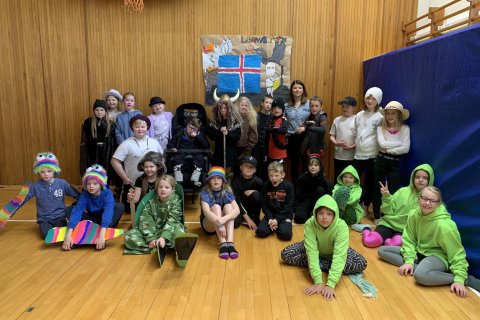 5. bekkur ásamt umsjónarkennara