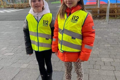 Ánægðir nemendur í vestunum