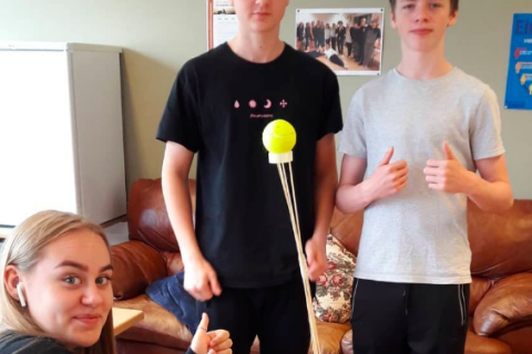 Hópverkefni í eðlisfræði hjá 10.bekk