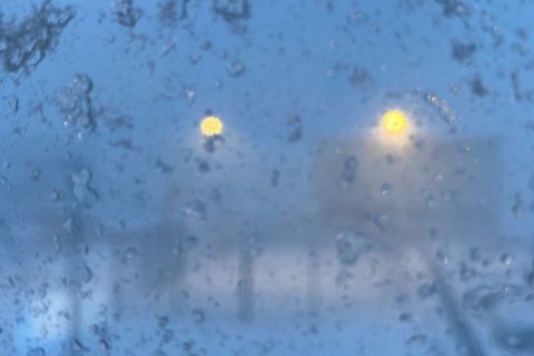 Flýtum skólaakstri heim í dag vegna veðurs.